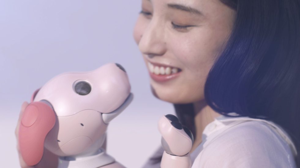 ココロがとろける甘い色。aibo いちごミルク エディション誕生